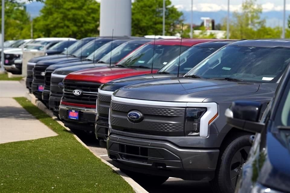 Los fabricantes de automóviles vendieron casi 1.6 millones de vehículos en Estados Unidos, un aumento del 13.6 por ciento.