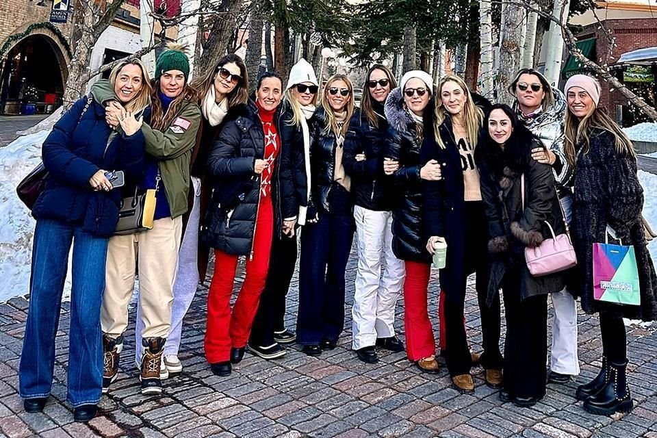 Christiane Savignón, Lucía Lobeira, Magda Garza, Martis García, Eugenia de Hoyos, Maru de la Garza, Adriana Plancarte, Paola Rodríguez, Vangy González, Dunia Guzmán, Valeria Camelo y Noelle Bermúdez