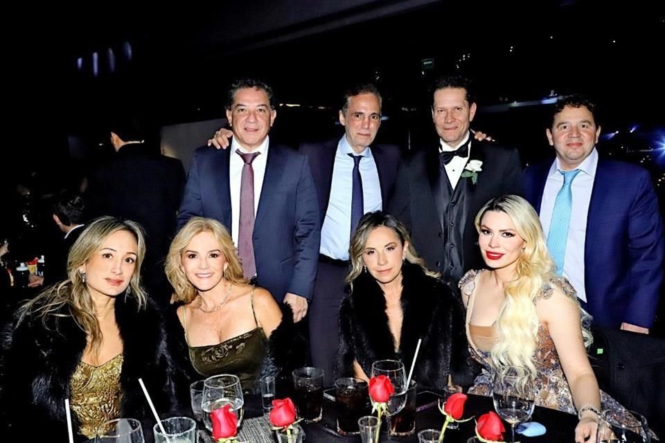 Guillermo Guerra, Luis Cárdenas, Juan Manuel Villarreal Guajardo, Alejandro González, Laura Cantú de Babb, Angélica Garza de Cárdenas, Gaby Leal y Priscila Leal de Villarreal