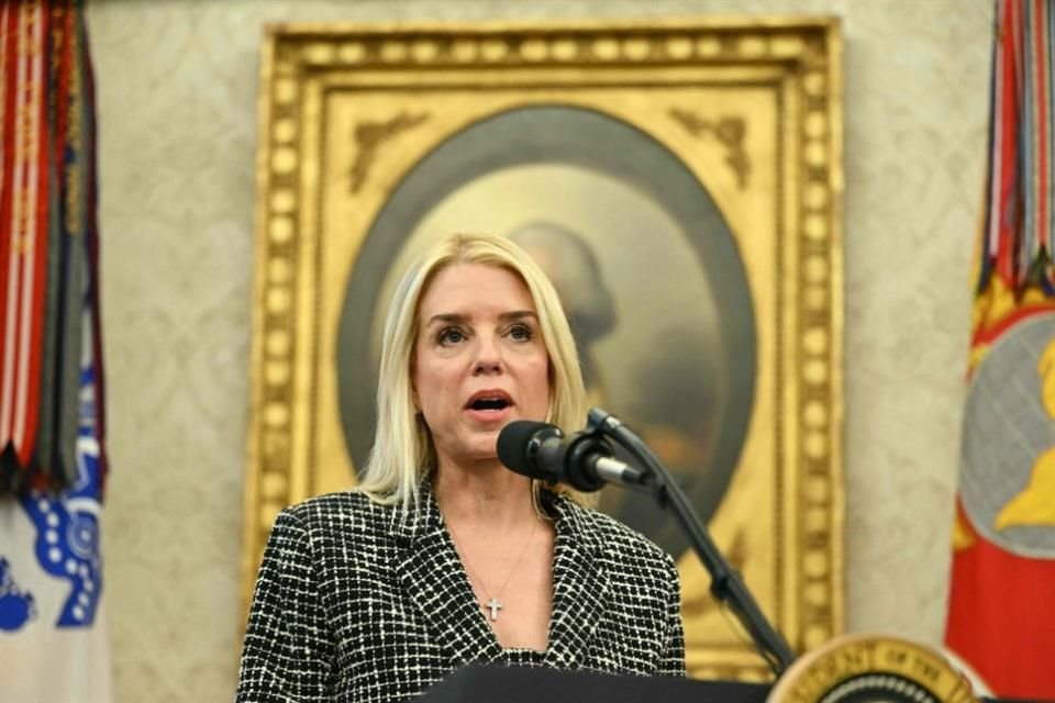 La Fiscal General Pam Bondi durante su juramentación en la Casa Blanca, el 5 de febrero del 2025.