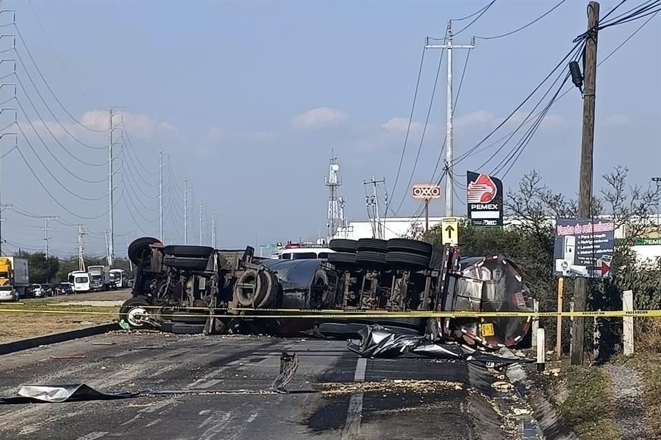 El accidente fue reportado a las 15:00 horas a la altura del kilómetro 30 de Carretera a Laredo, cerca del entronque con la Carretera a Zuazua.