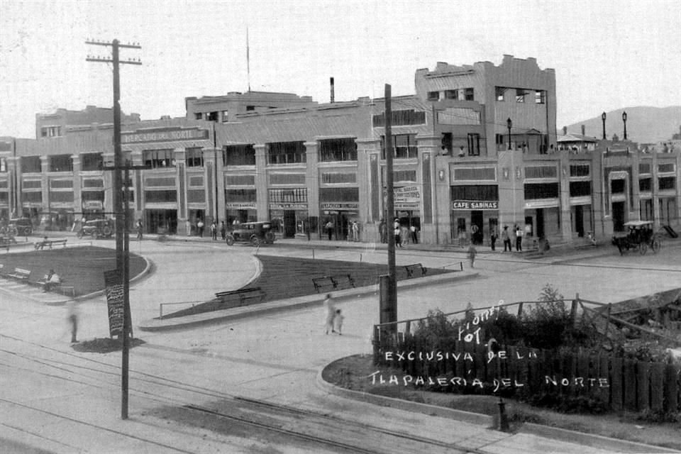  El Mercado del Norte abrió el 6 de junio de 1930, tenía 104 locales en el interior, 34 en el exterior, dos salones para eventos y oficinas administrativas, baños a vapor y baños turcos.