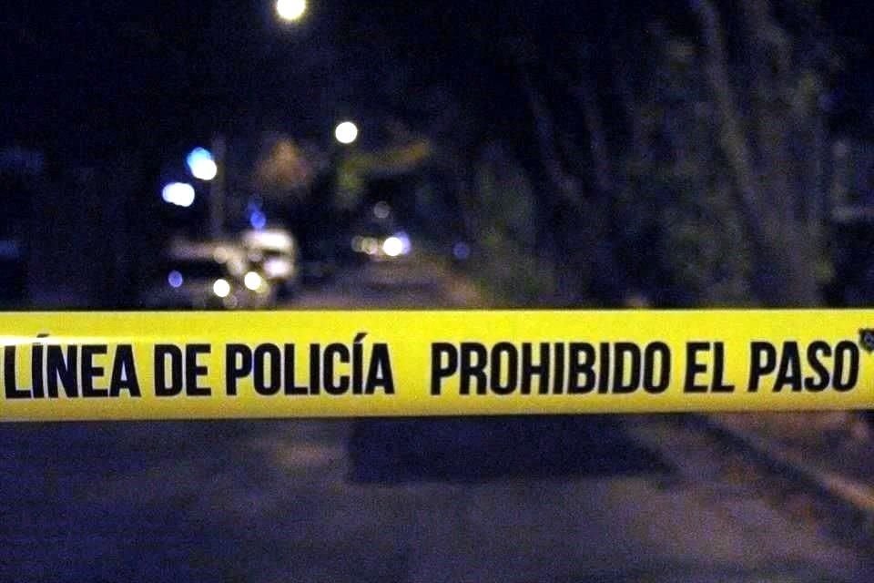 Cinco cuerpos, 2 de ellos decapitados, fueron abandonados debajo de puente de la autopista Irapuato-Guanajuato, rumbo a Cárdenas, Salamanca.