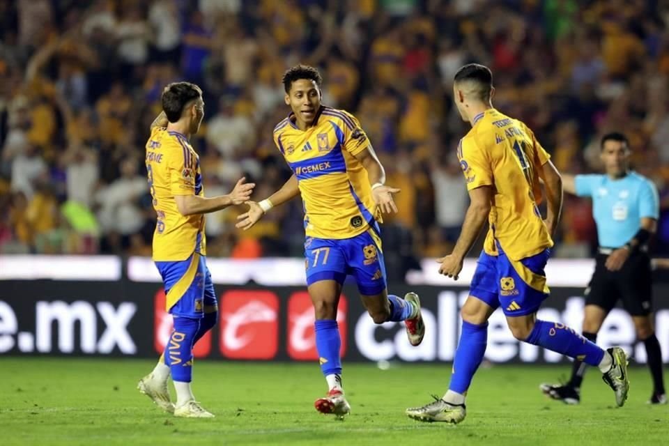 El número 77 de Tigres le anotó a su ex equipo.