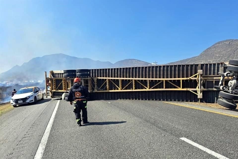 El accidente fue reportado a las 14:30 horas, en el kilómetro 52 de la mencionada vía federal, a la altura de Terralta Golf & Country Club.