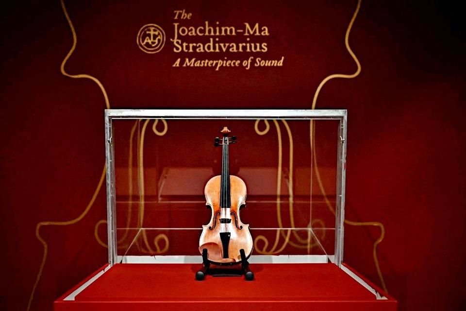 El violín, fabricado en 1714 por el célebre Antonio Stradivari, fue vendido en 11.3 millones de dólares.