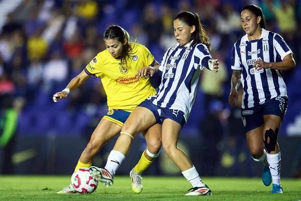 Rayadas no pudo mantener ventaja en dos ocasiones y terminó por perder 3-2 en su visita al América, viendo frenada una racha de 4 juegos sin derrota, a unos días del Clásico Regio Femenil.