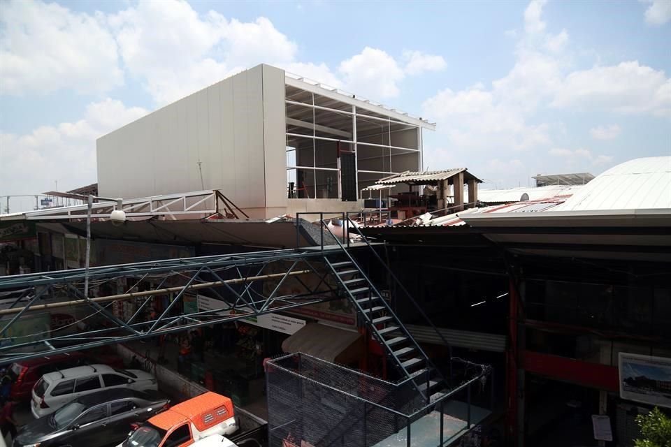 Esta es la construcción que se desarrolla arriba del área de comidas del Mercado de Abastos.