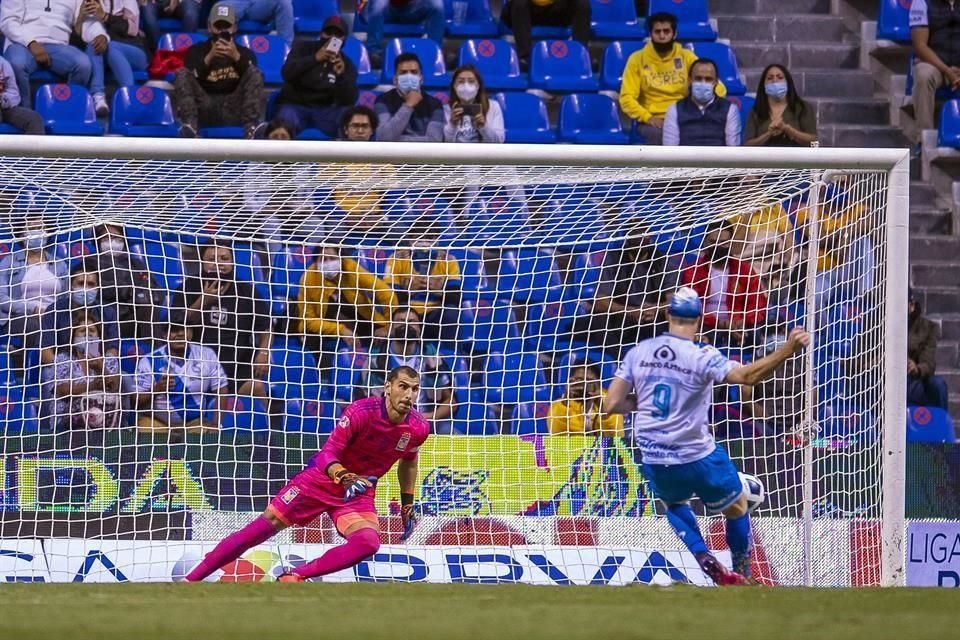 Fernando Aristeguieta anotó de penal antes del medio tiempo.