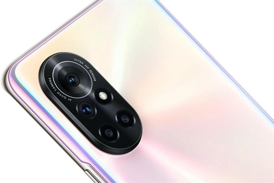 El sensor principal es de 64MP, le sigue un ultra gran angular de 8MP con un ángulo de visión de hasta 120 grados, cámara de profundidad de 2MP y una macro de 2MP.