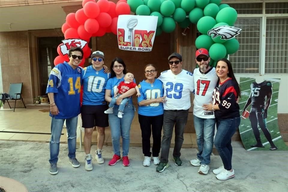 Pedro Torres, Juan Héctor Torres, Sonia Villagrán, Leo Torres, Griselda González, Rubén Torres, Rubén Torres e Ivonne Pérez