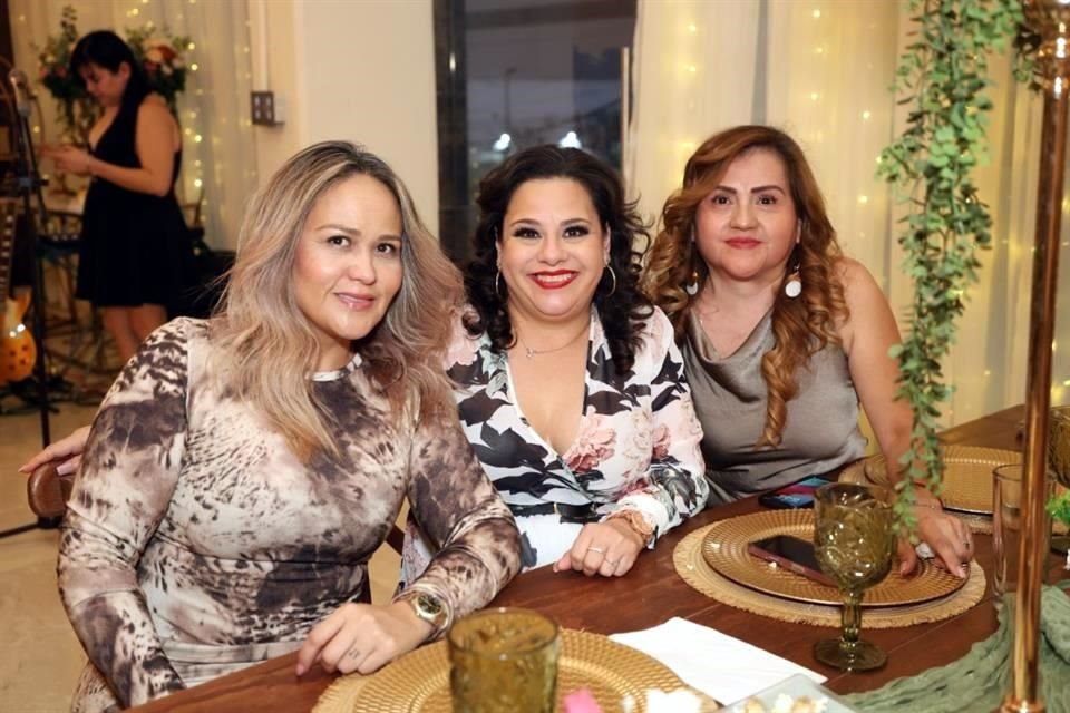 Jeni Rodríguez, Verónica Valdez y Josefina Robles