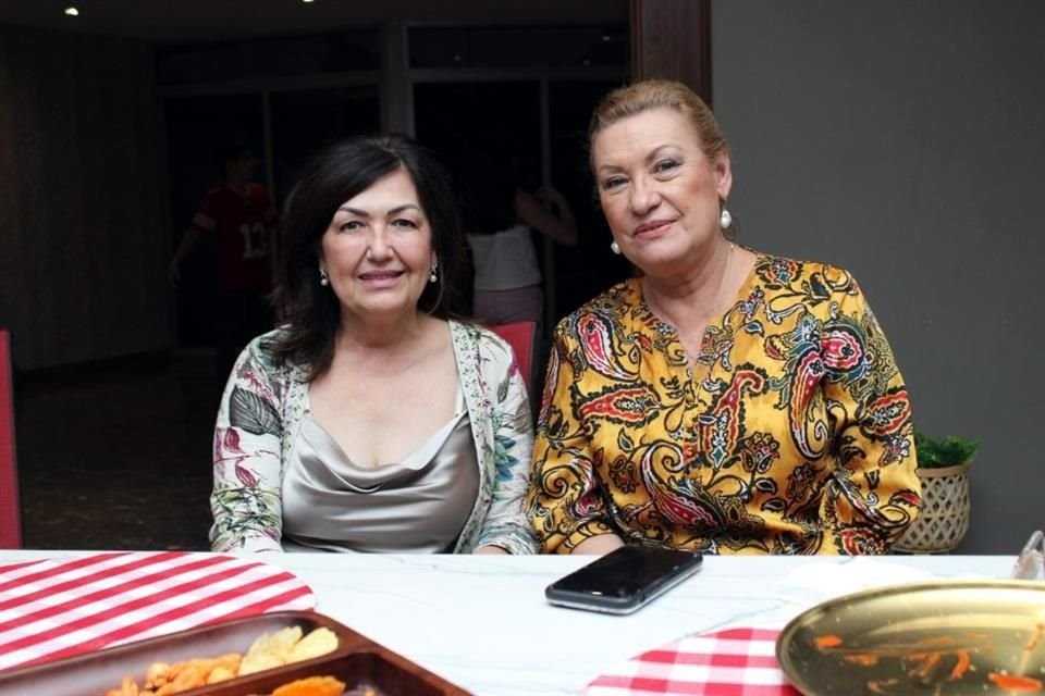 Geraldina de Treviño y Minerva Iglesias