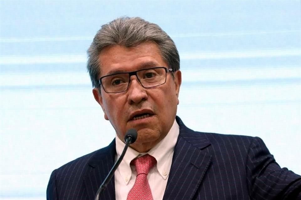 Ricardo Monreal, coordinador de diputados morenistas, aseguró que 'no legislará al vapor para aprobar entre tres y cinco reformas constitucionales