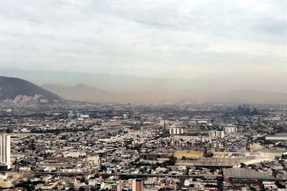 Las tres reportan una muy mala calidad del aire, mientras que la gran mayoría del resto de las estaciones una mala en el mismo contaminante.