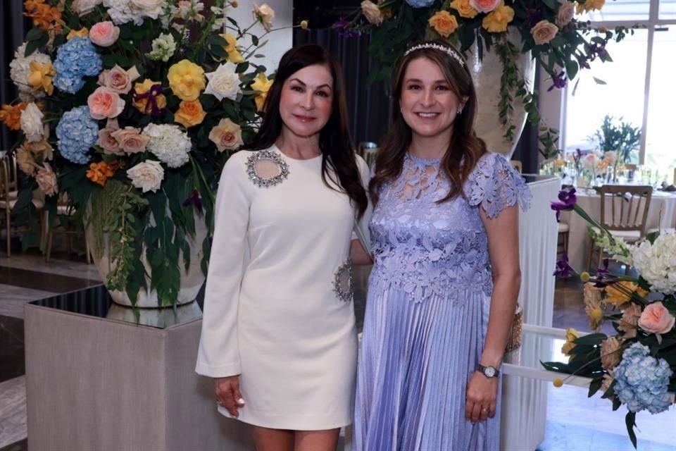 Josefina Escamilla de López y Karla López de Monroy