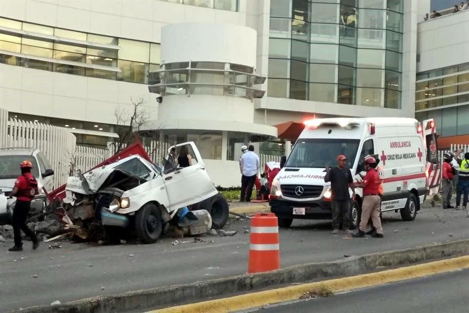 Juez vincula a proceso a conductor de camión que atropelló a 3 y causó la muerte de un hombre, en Cumbres, pero lo deja en libertad.