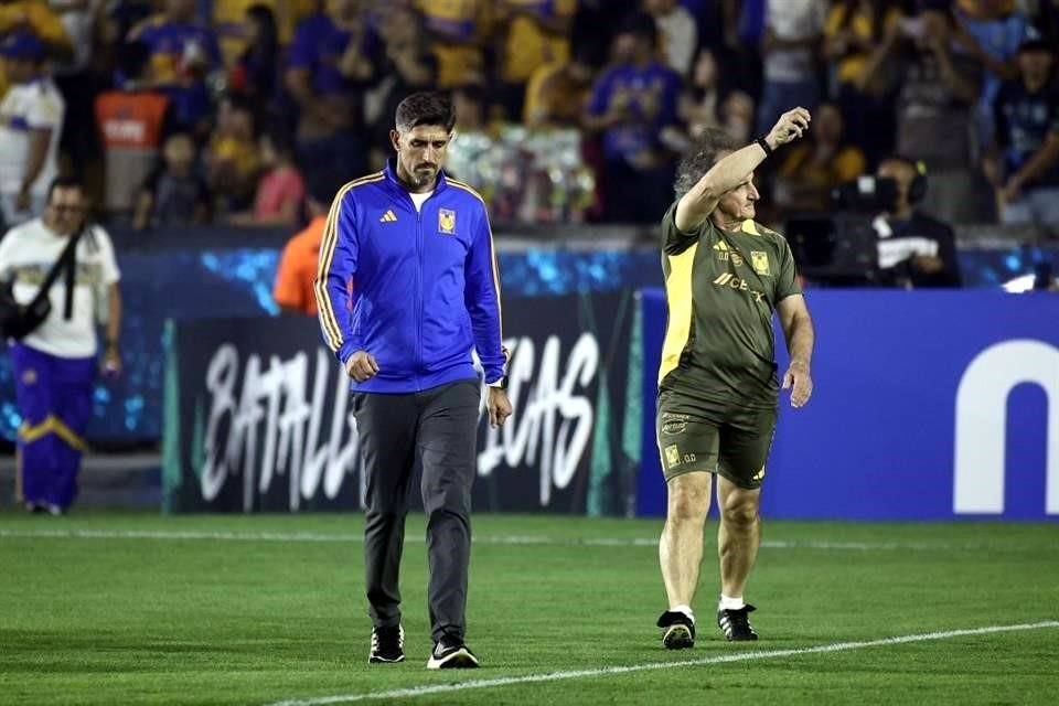 Paunovic fue recibido entre abucheos, como en cada juego de local.