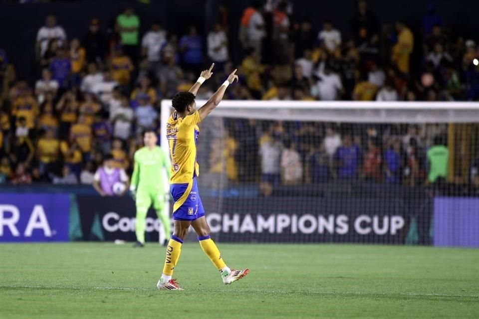 Con ese gol, Tigres arrancaba más cómodo por ser un tanto de 'vestuario'.