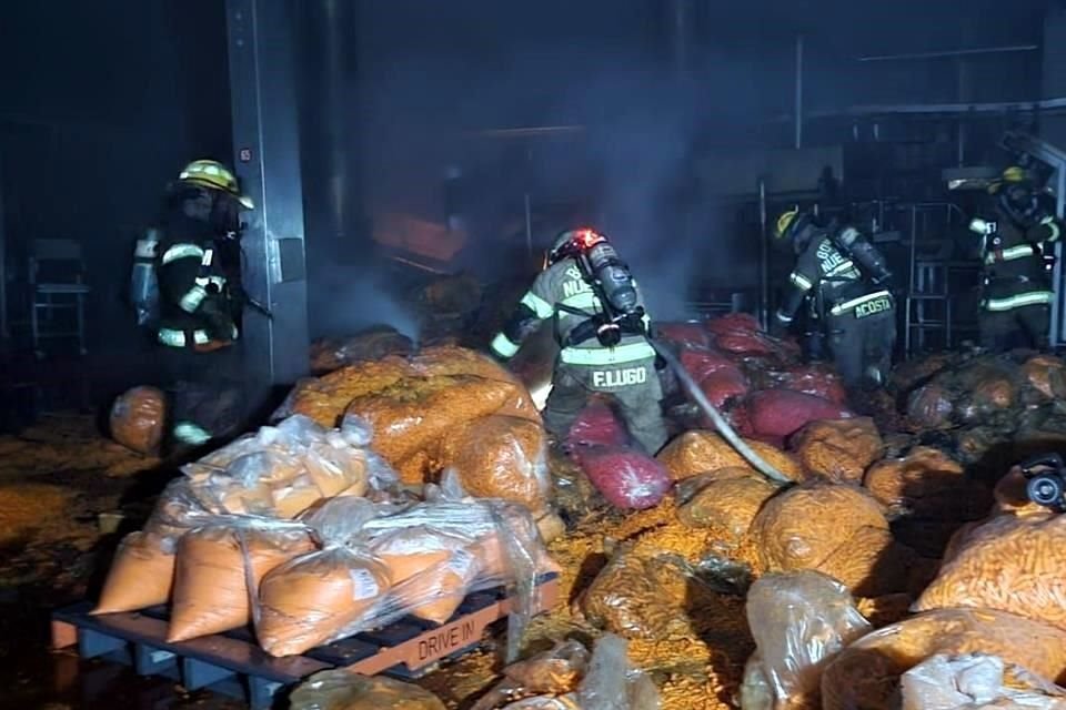 Los hechos se registraron poco después de la medianoche, en el interior del Parque Industrial Santa Catarina.