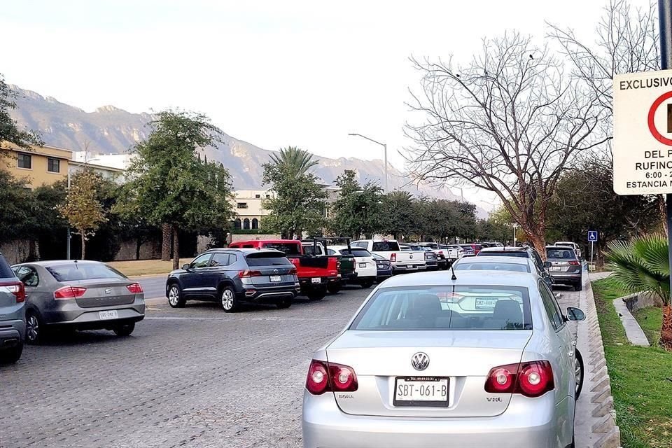 Ya hay señalamientos en el sitio que indican que la estancia máxima en el estacionamiento del Parque Rufino Tamayo es de dos horas.