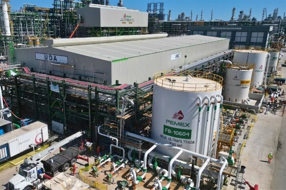 Pemex dio contrato por 11 mmdp para desalinizar y deshidratar crudo de Refinería Olmeca, a empresa incompetente y que estaba en quiebra.