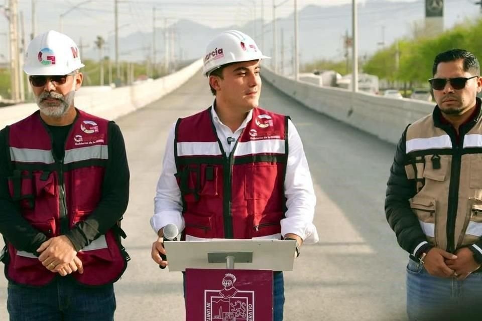 El Alcalde Manuel Guerra dio ayer el banderazo para que los vehículos tuvieran acceso.