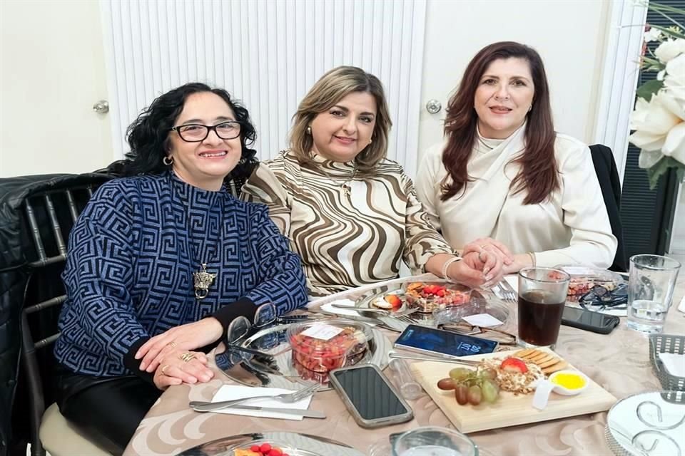 Laura Cervantes, Ayda Martínez y Karla Castillo