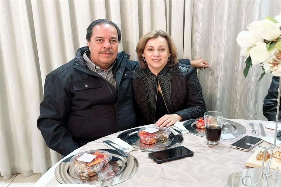 Mario Martínez y Cecilia Montes