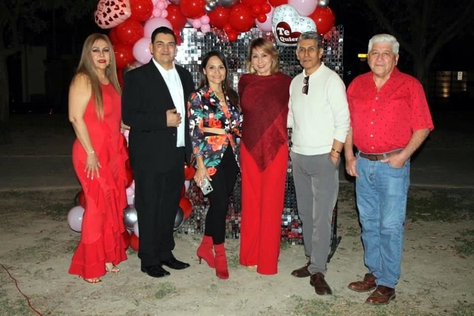 Yuli Rodríguez, Andrés Garza, Karina López, Judith Cuervas, Marco Segura y Jesús Ramírez