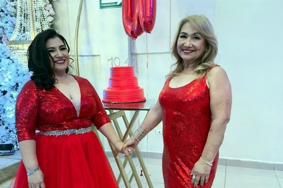 Iris Ochoa Rojas y Esperanza Rojas Oyervides