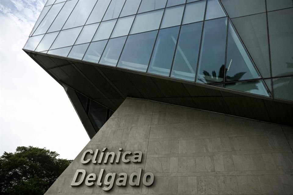 La Superintendencia Nacional de Salud (Susalud), que vigila el sistema sanitario, inspeccionó este lunes la Clínica Delgado Auna, en Lima, para recolectar pruebas.