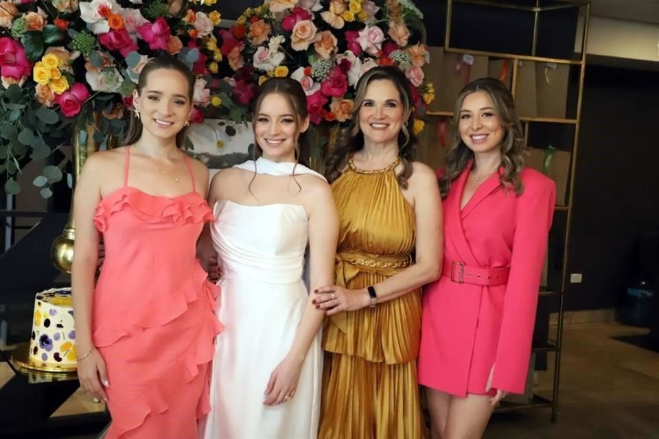 Balbina Prieto, Bárbara Prieto, Maribel González y Paola Prieto