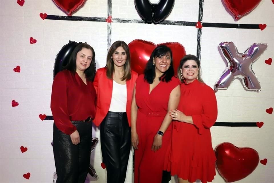 Nancy García, Bertha Urquijo, Elvira Sáenz y Karina Mendoza