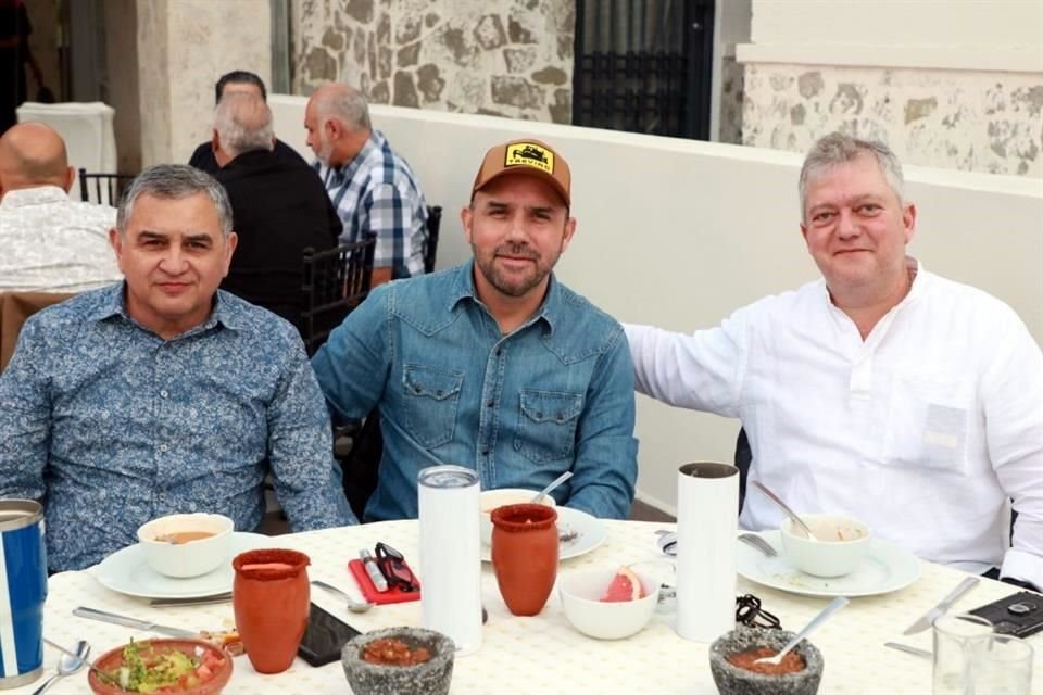 Alfredo Argüelles, Sergio Villanueva Cabriales y Rafael López