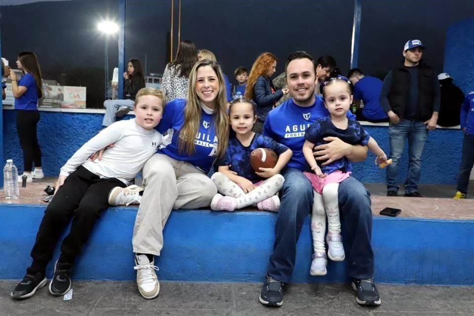 Alberto Valencia, Gretta González, Gretta Valencia, Alberto Valencia y Alesia Valencia