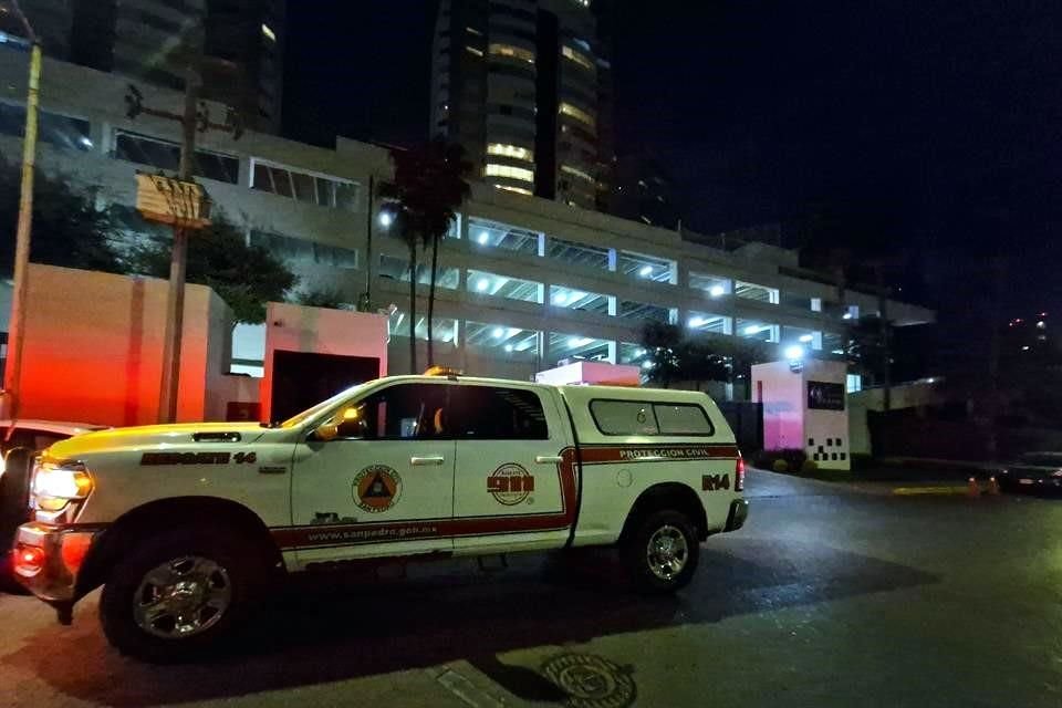 Una pareja llega herida de bala a las Torres Verona, en la Zona Loma Larga, en San Pedro, donde reportaron haber sido víctimas de un ataque.