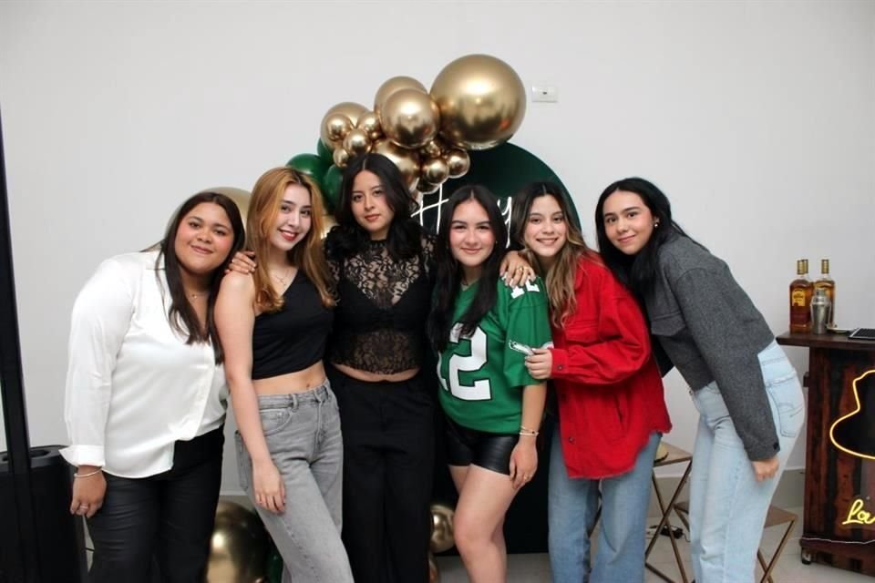 Ixtzel Estrada, Jade Sáenz, Zulema Leija, Abril Mendoza y Cristina Santillana