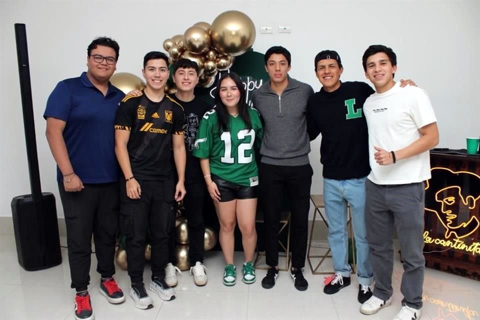 Diego Burciaga, Mauricio Mendoza, Ómar Hernández, Abril Mendoza, Carlos Ontiveros, Julio Aviña y Eugenio Cazares