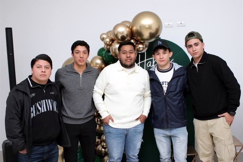 Pablo Múñoz, Carlos Ontiveros, Diego Martínez, Diego Flores y Homero Mata