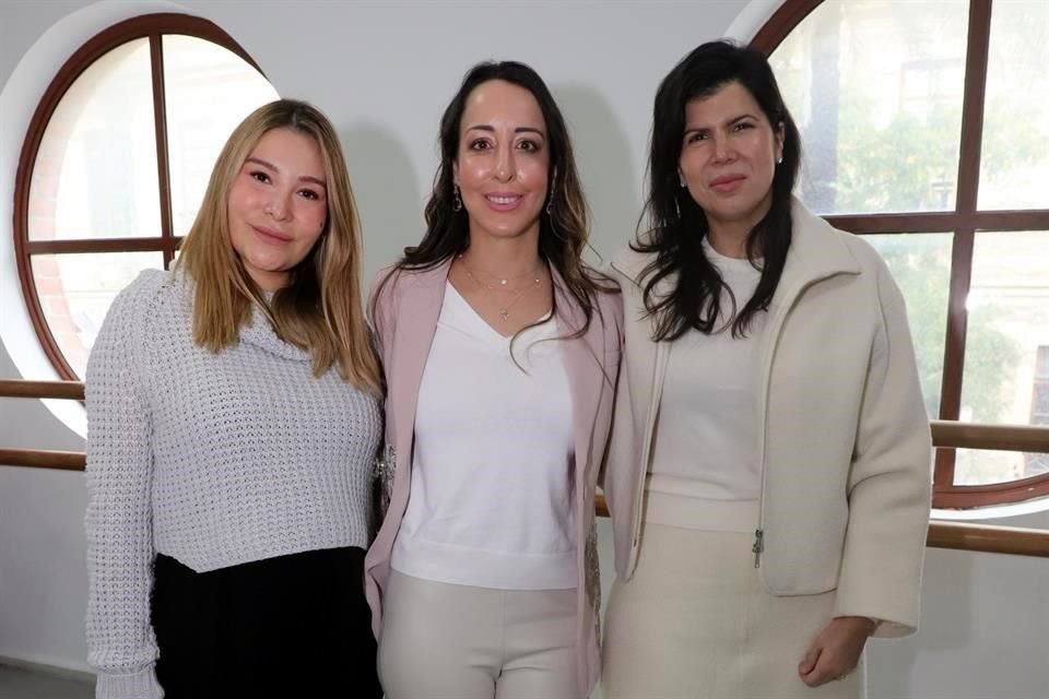 Alejandra Yllan, Regina Sada y Nicole Saviñón