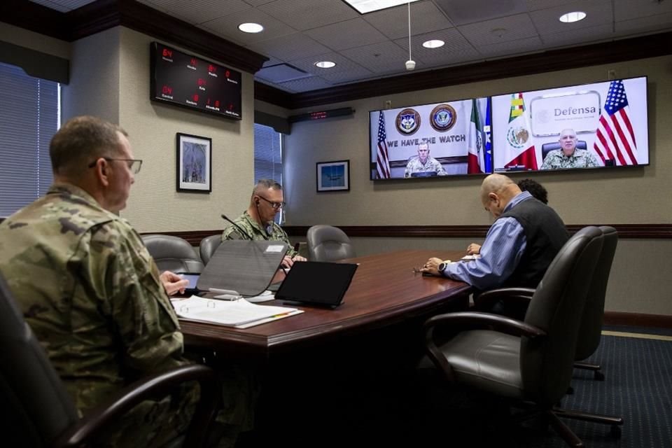 El Secretario de la Defensa Nacional de México se reunió con el comandante del Comando Norte de EU para discutir seguridad fronteriza.