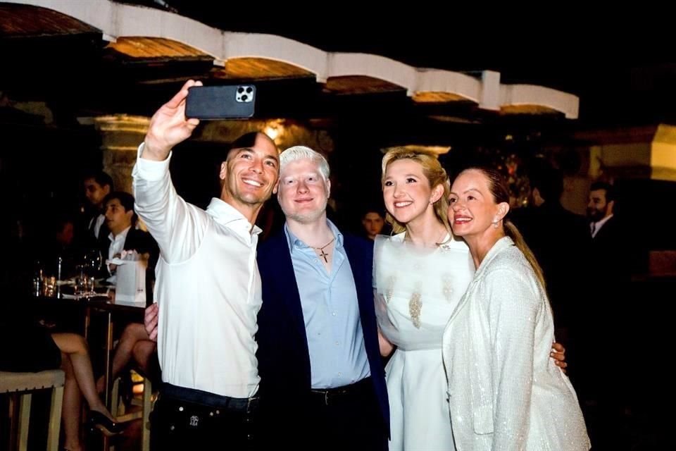 Fernando García Sada, Patricio García Martínez, Blanca Paulina Villarreal Guerrero y Paulina González