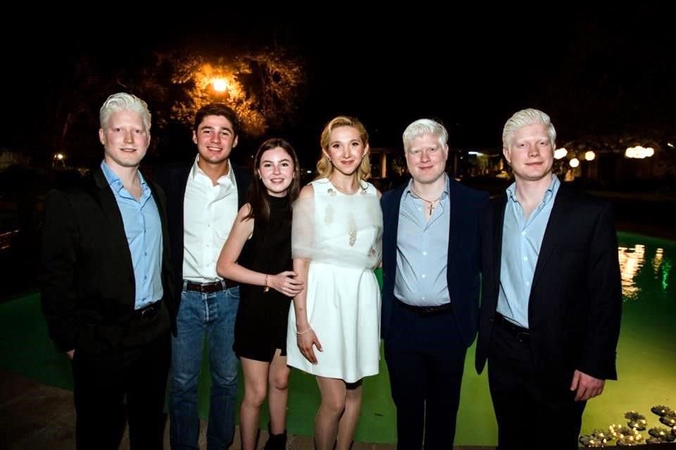 Gonzalo García Martínez, Gerardo Benítez Martínez, Jimena Benítez Martínez, Blanca Paulina Villarreal Guerrero, Patricio García Martínez y Federico García Martínez