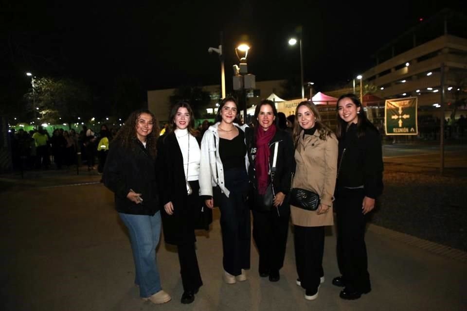 Xiomara Guerra, Mariana Haro, Amanda Haro, Jéssica García, Carolina Martínez y Rita Montemayor