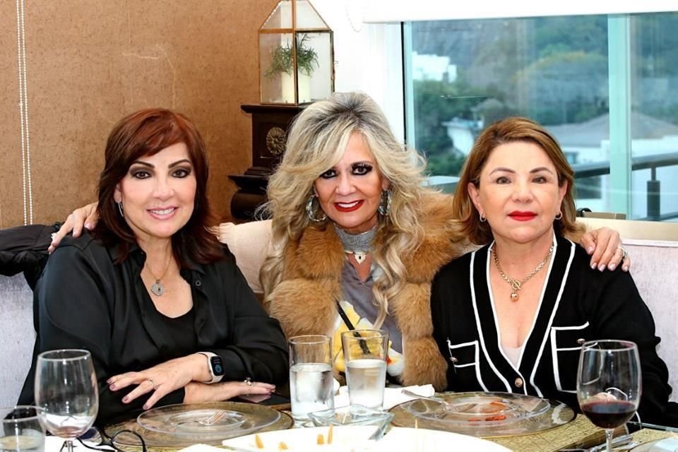 Mayra Lozano de Martínez, Maricela de Leal y Laura Gutiérrez de Campos