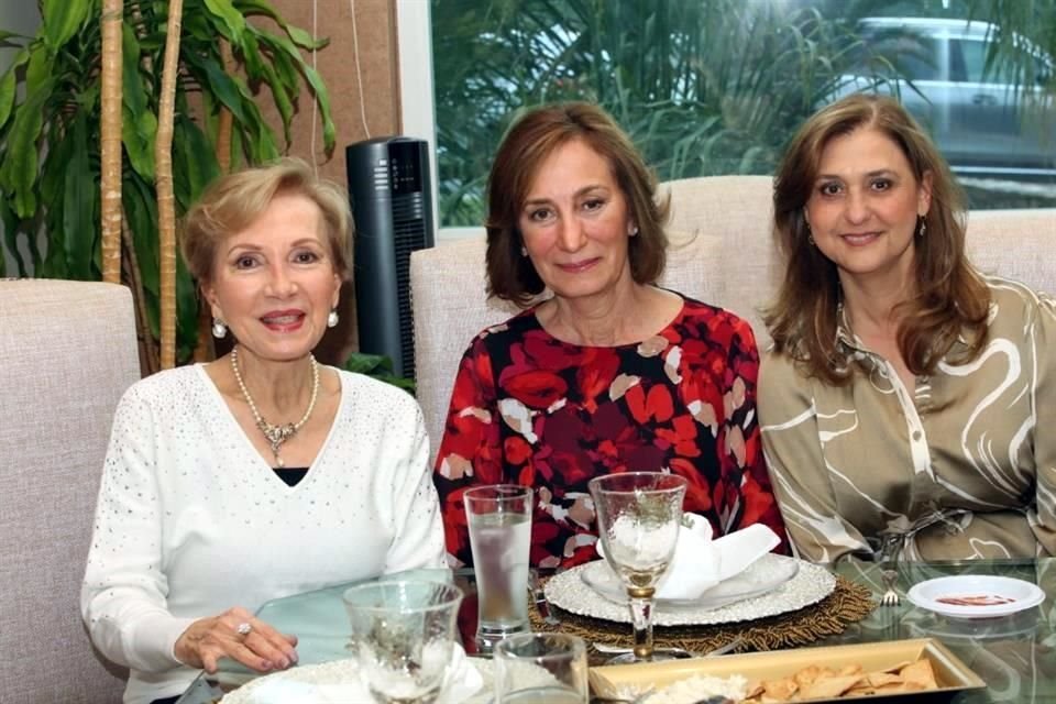 Irelda Garza de Galván, Mercedes Lugo y Norma Chapa