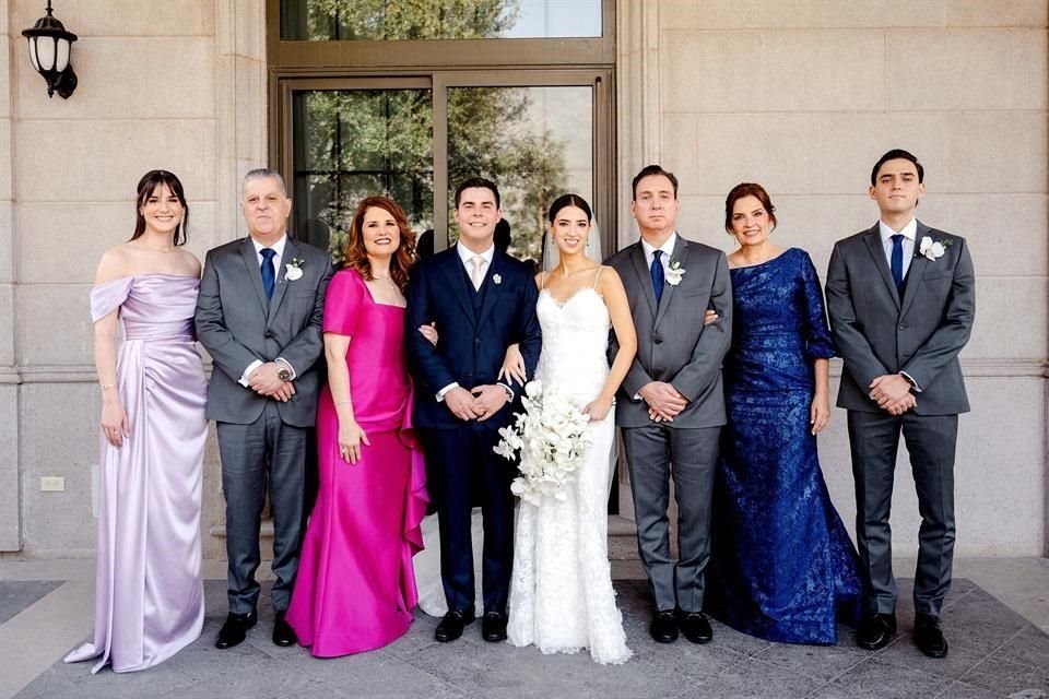 FAMILIA DE LOS NOVIOS. Ana Paula Sada Ochoa, Horacio E. Sada Márquez, Yoana Ochoa de Sada, LOS NOVIOS, Juan Carlos Madero Lobeira, Claudia P. Ramos de Madero y Juan Carlos Madero Ramos