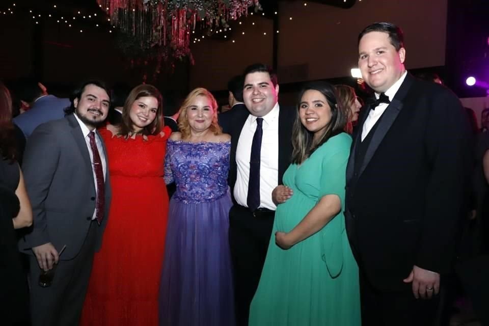 Daniel Sánchez, Beatriz Freeman, Cynthia Ochoa, Roberto Freeman, Karla Salinas de Hinojosa y Héctor Hinojosa