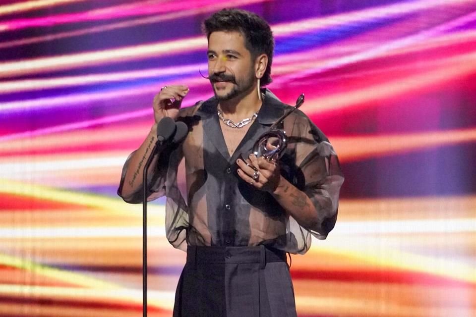 Camilo se llevó varios premios, entre ellos Álbum Del Año - Tropical por 'Cuatro'.